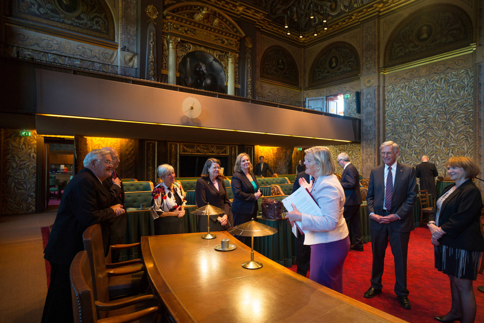 Rondleiding in de plenaire zaal 