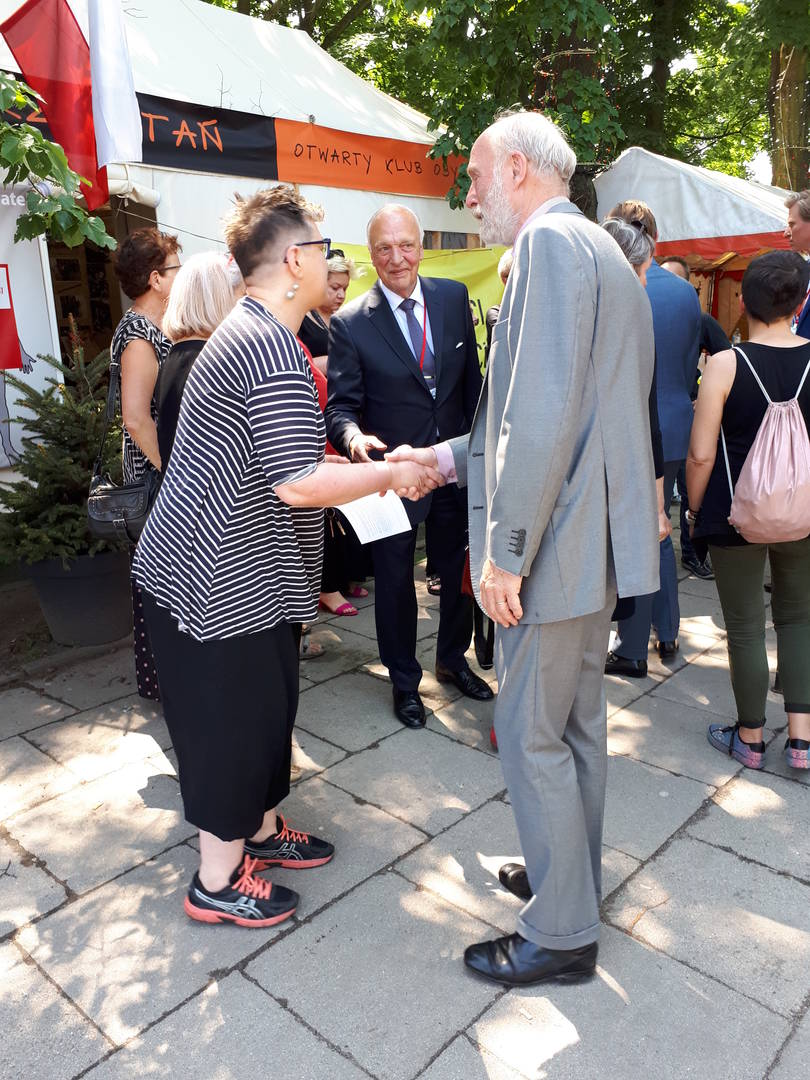 Kamerleden in Warschau voor NAVO Assemblee