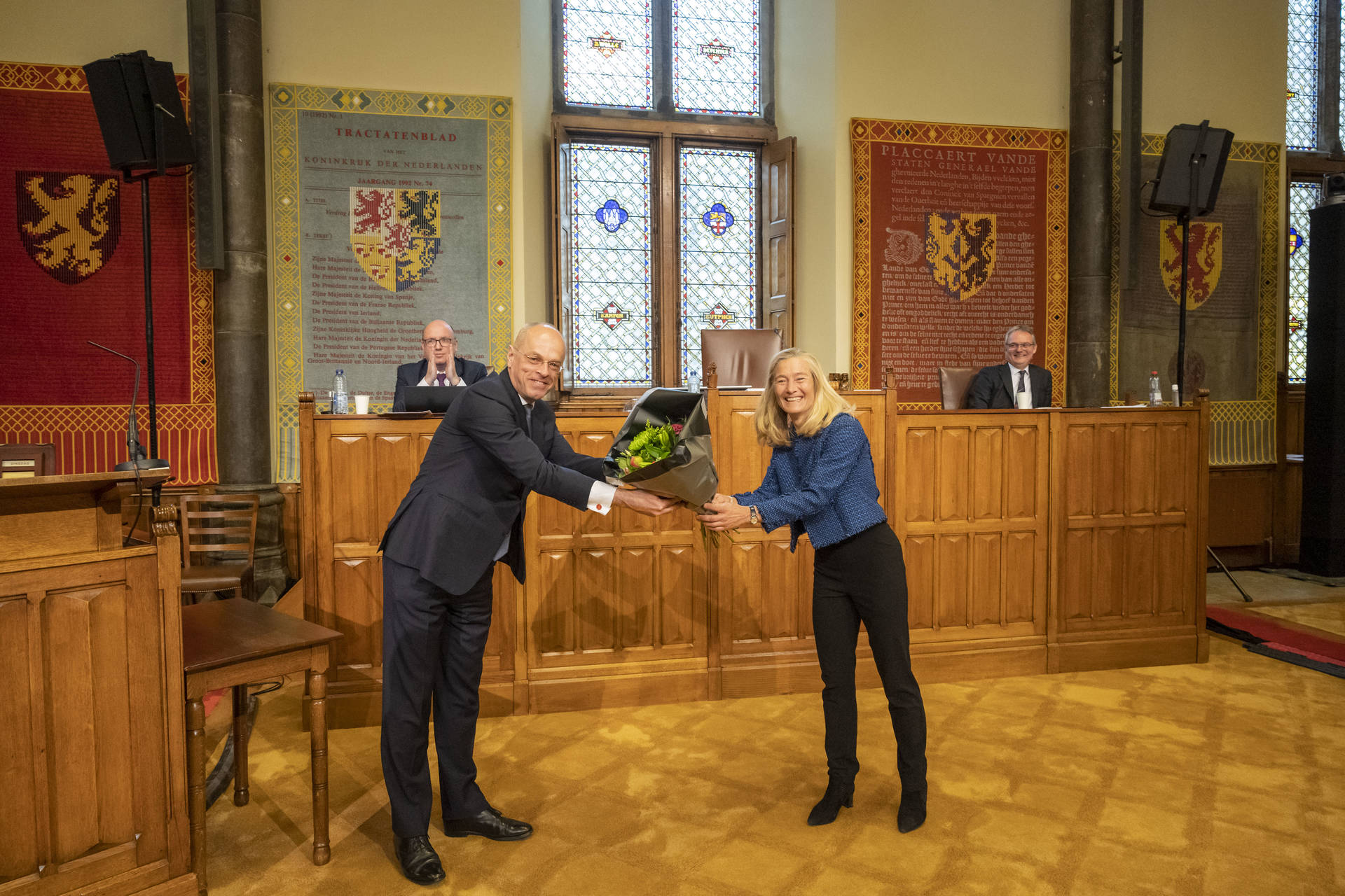 Felicitaties voor senator Adriaansens (VVD) die in het debat haar maidenspeech hield