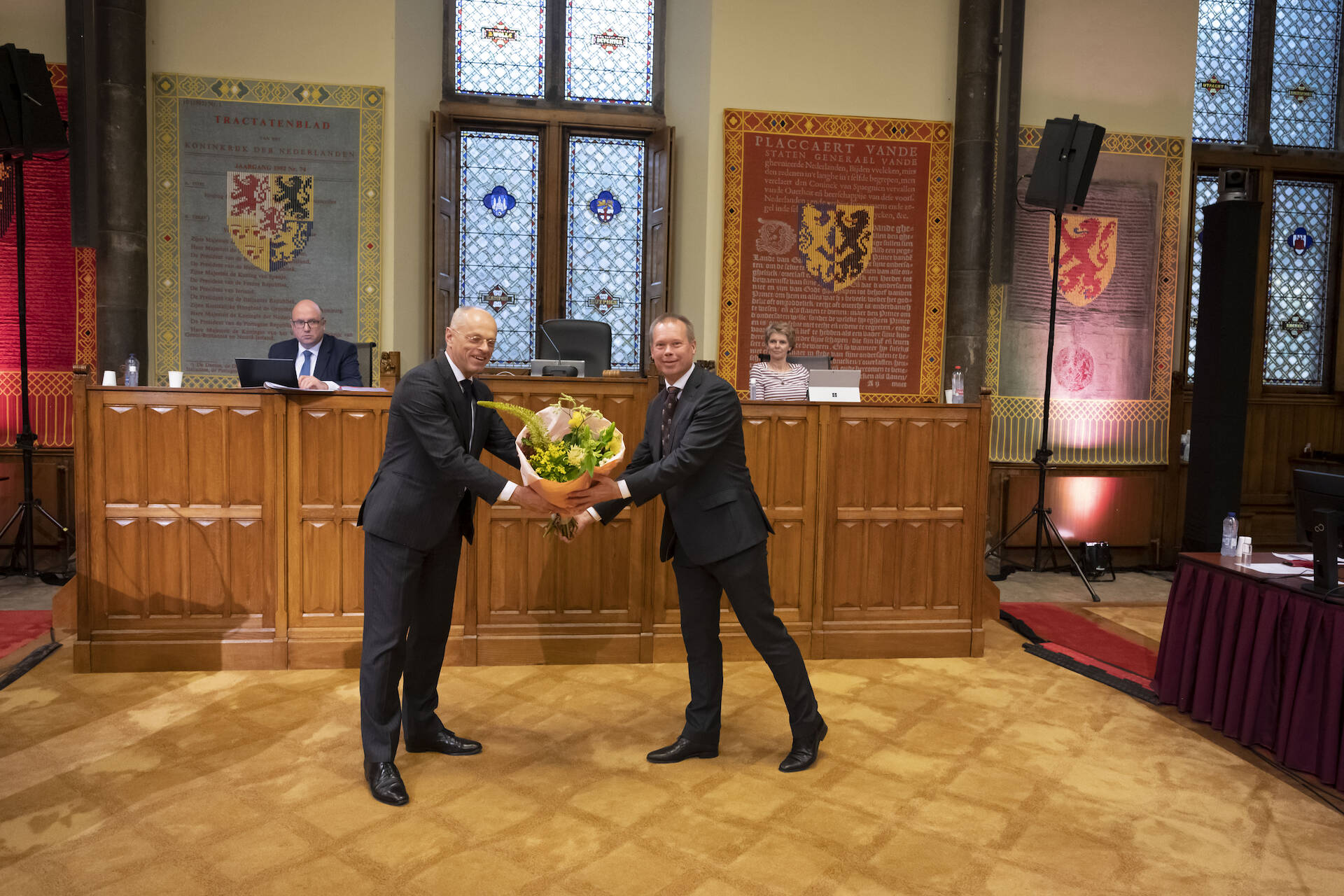 Felicitaties voor senator Van der Voort (D66) die in het debat zijn maidenspeech hield