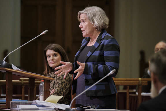 Minister Bijleveld tijdens het debat op 15 december 2020