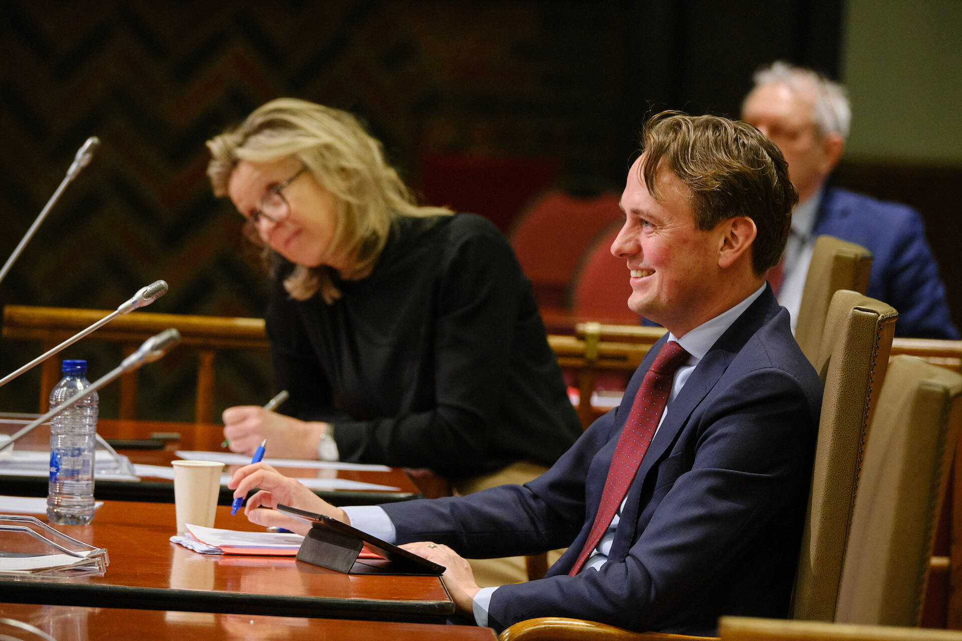 Minister Ollongren (BZK) en initiatiefnemer Nijboer (Tweede Kamer)