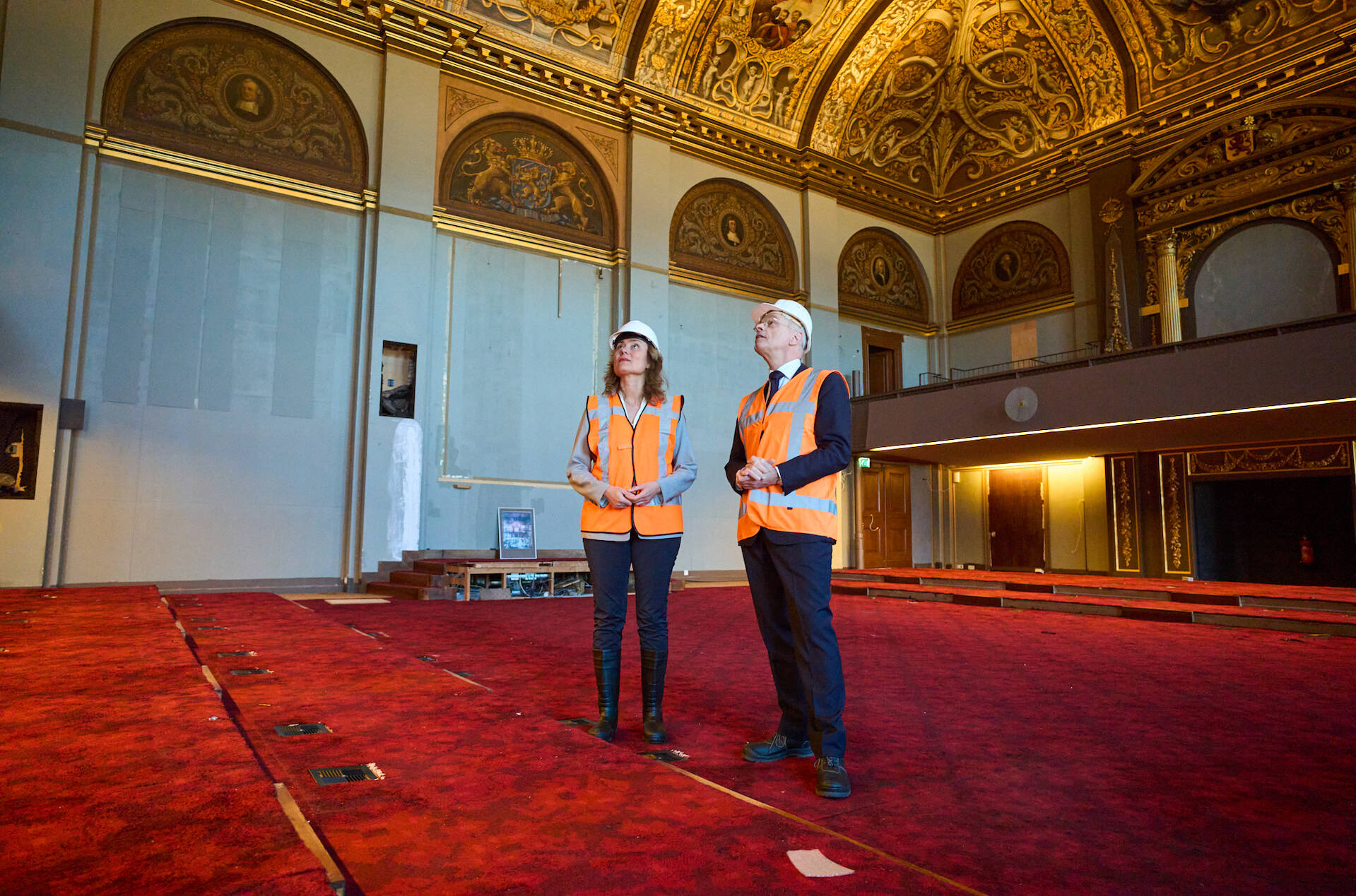 Eerste Kamervoorzitter Jan Anthonie Bruijn en Tweede Kamervoorzitter Vera Bergkamp bezoeken het Eerste Kamergebouw.