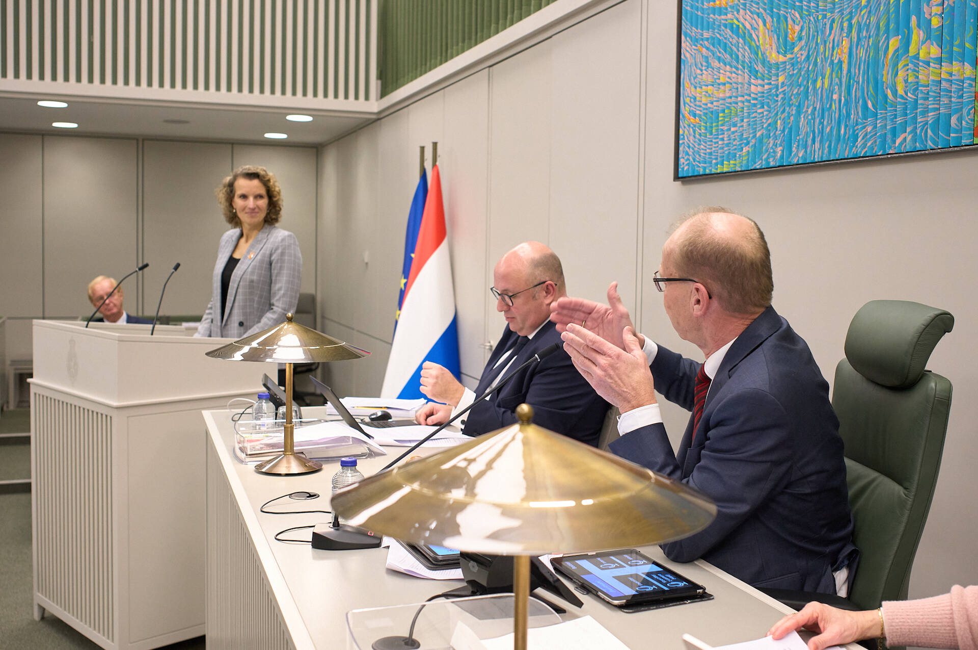 Ondervoorzitter Atsma sprak Krijnen kort toe na afloop van haar maidenspeech