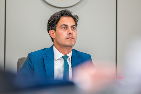 Minister Jetten tijdens het debat op 27 juni 2023