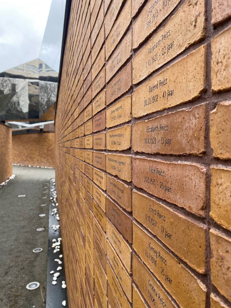 Holocaust Namenmonument